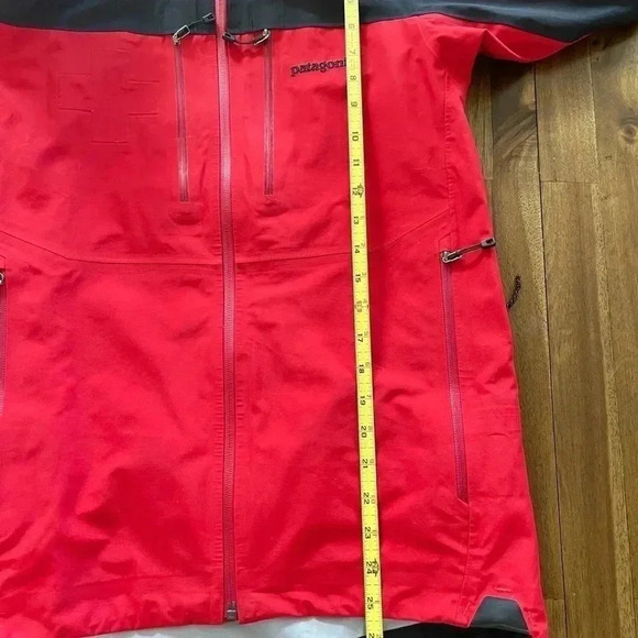 Patagonia medic jacket red and black goretex - Picture 14 of 16
